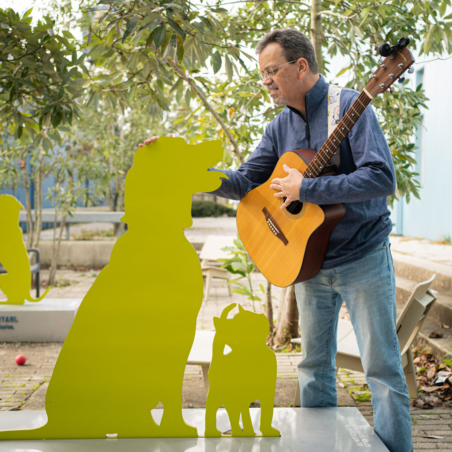 Sing Fido Sing!