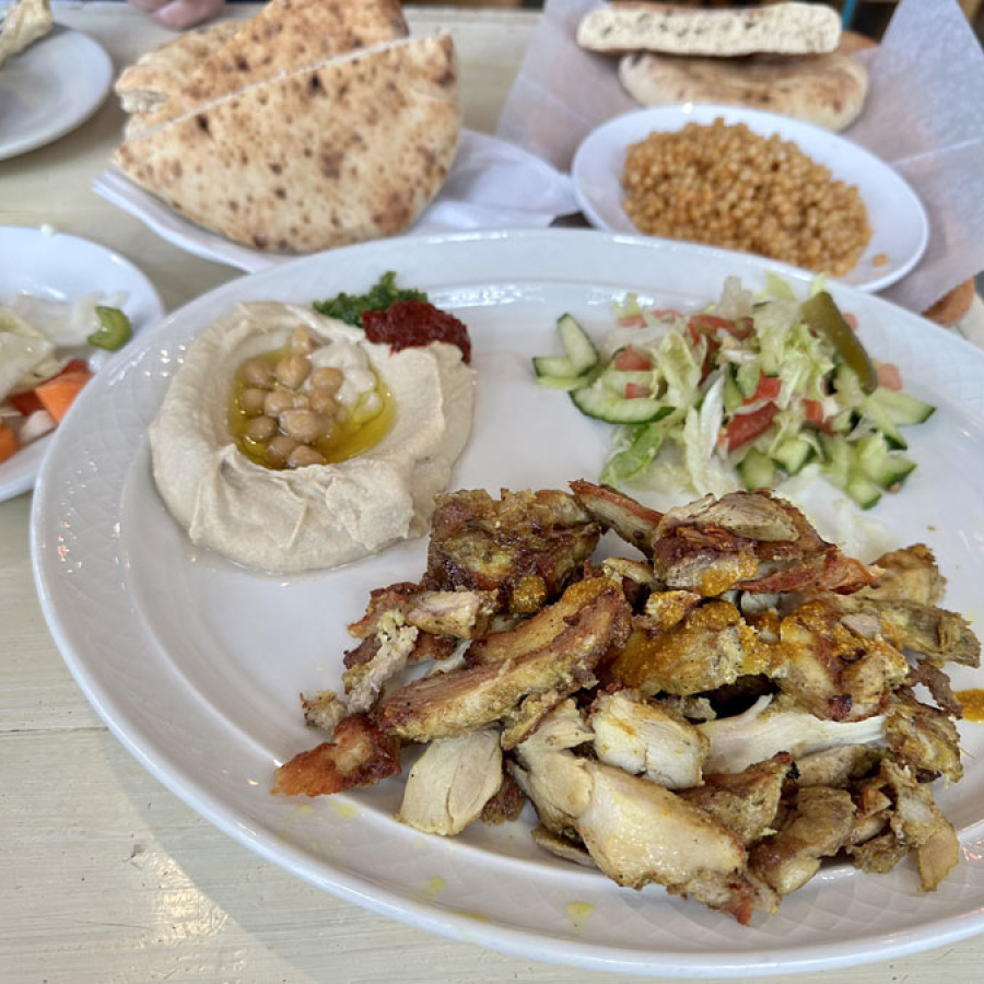 Where to Dine With Your Pack Without Packing on the Pounds